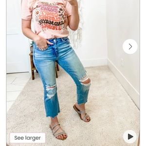 Judy blue mid rise tinted wash straight leg.